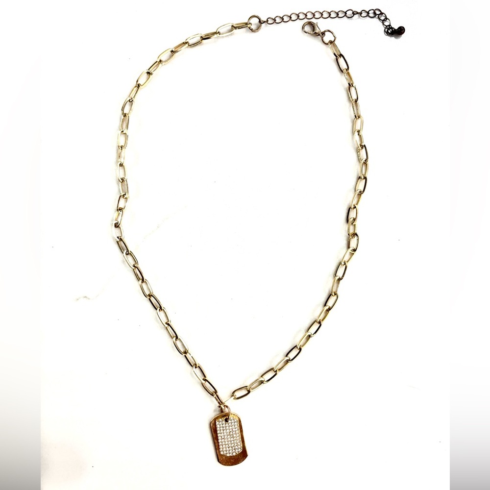Elegant Gold Chain Necklace with Pendant